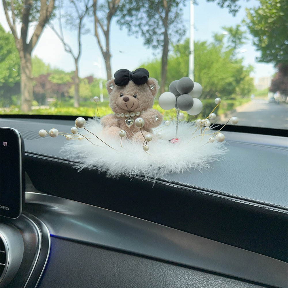 创意汽车摆件可爱卡通小熊香薰香水车载装饰车内中控摆台车上用品
