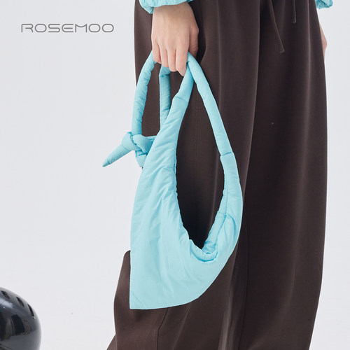 容子木ROSEMOO25秋【商场同款】平滑轻薄三角斜挎包RSS3BP459D