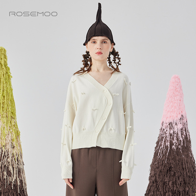 容子木ROSEMOO24年冬季新款柔软小蝴蝶结斜门襟开衫RCL4NP143A