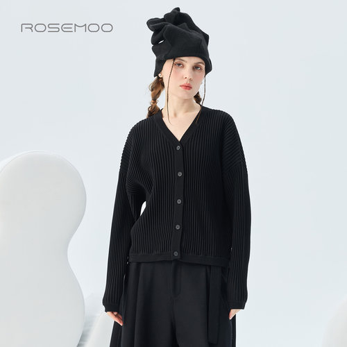 容子木ROSEMOO2026冬【商场同款】V领系扣褶皱开衫上衣RWM4NP145A