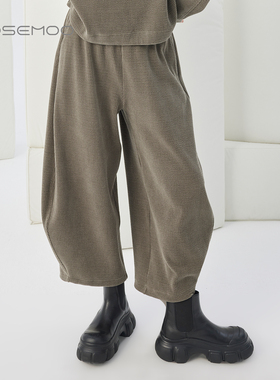 容子木ROSEMOO25冬商场同款微弹竖纹条绒宽松弧形长裤RSS4KP313C