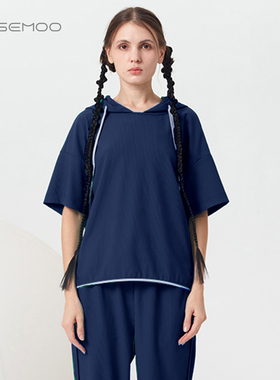 ROSEMOO/容子木【商场同款】滑爽竖纹针织连帽套头衫RCL2TP005T