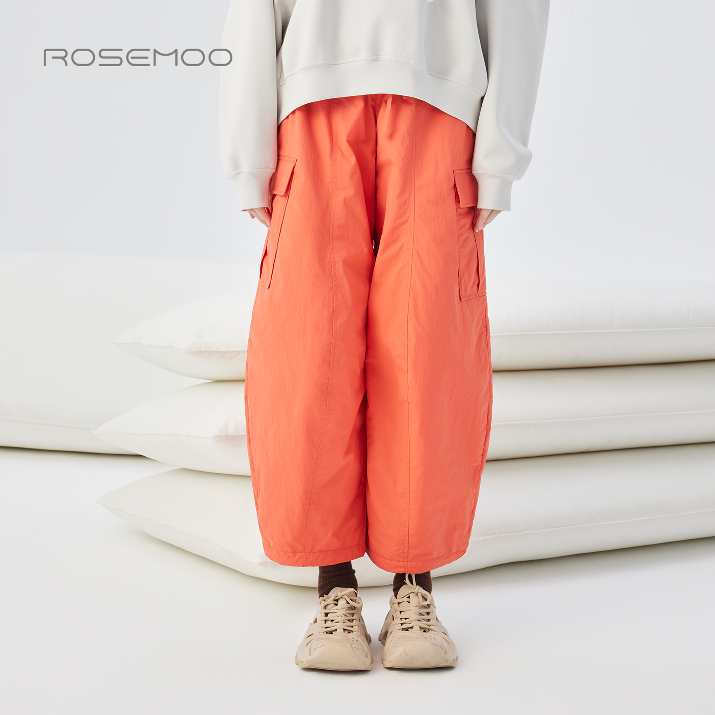 容子木ROSEMOO25冬【商场同款】微肌理挺阔大口袋棉裤RSS4KP405D