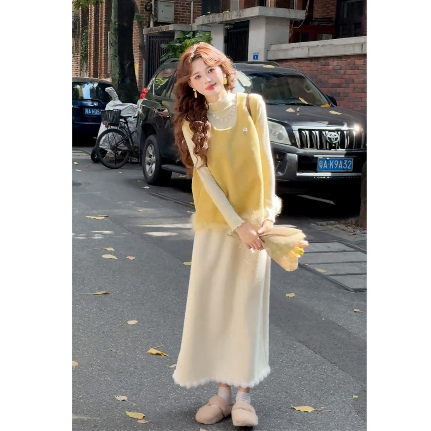 JOYIASS冬季穿搭温柔风法式无袖马甲背心显瘦打底衫气质半身裙三