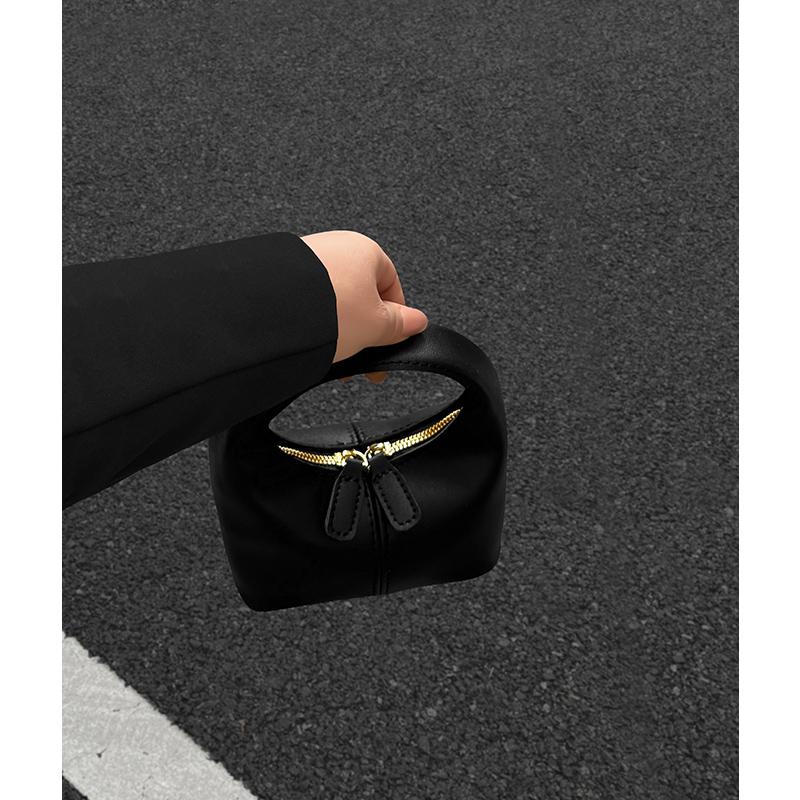 高级感小众包包女春夏2025新款潮韩版百搭小众女士洋气手提水桶包