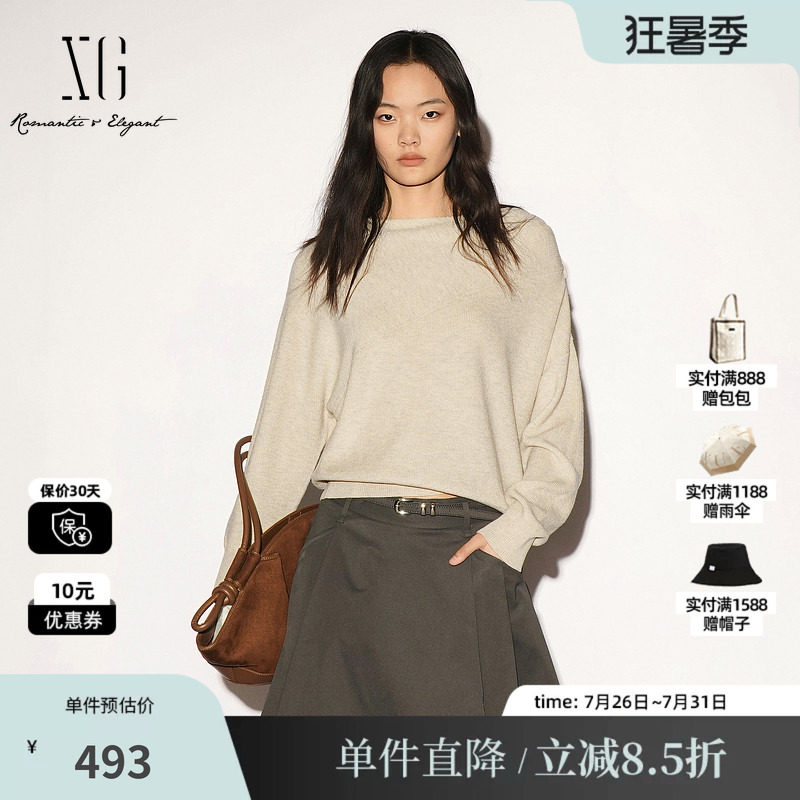 XG/雪歌 XL311010A573卡其色斜领长袖针织衫高级老钱简约毛衣女装