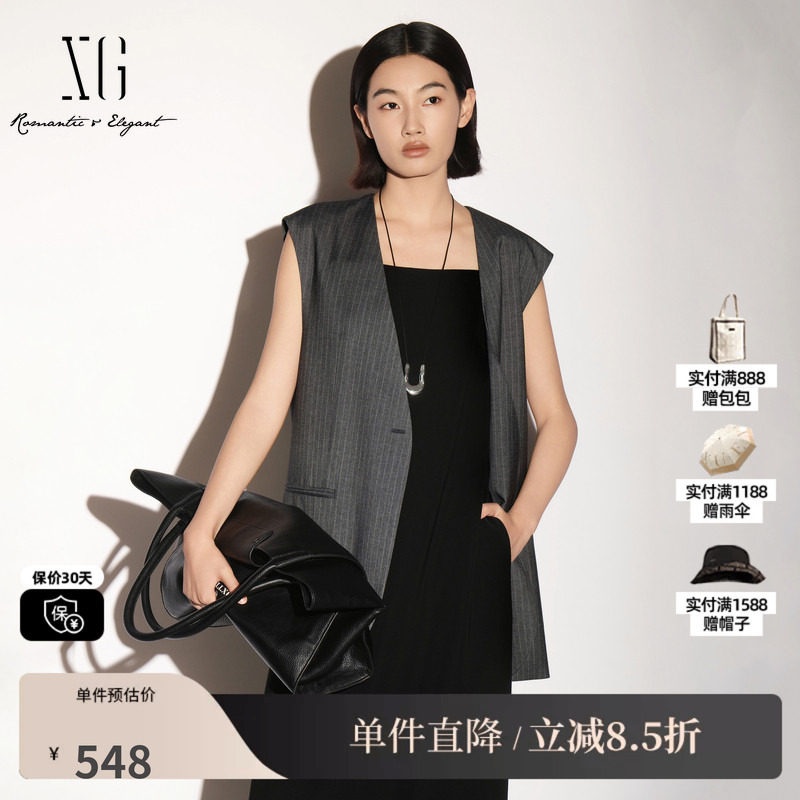XG/雪歌 XL324003B199黑灰条纹无领西装马夹外套直筒中长马甲女装