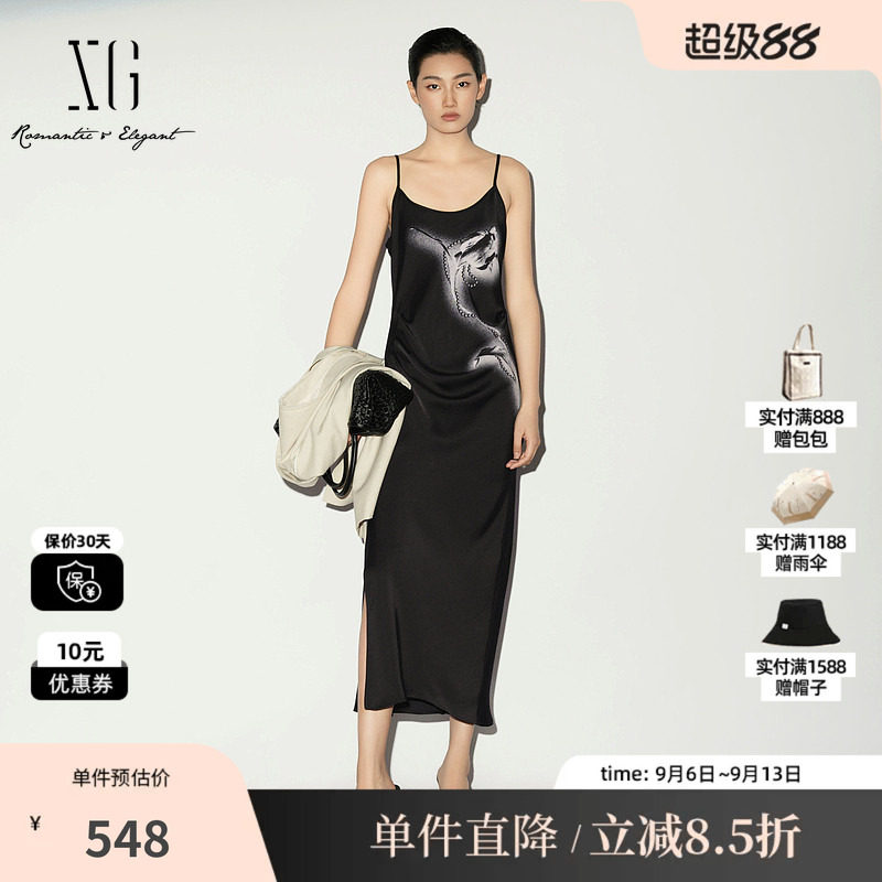 XG/雪歌 XL204040A190黑色印花修身吊带连衣裙薄款无袖背心开叉女