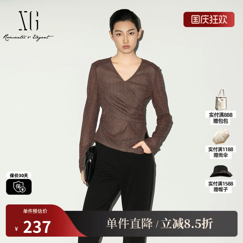 XG/雪歌XL101012A409 咖色细闪长袖T恤V领修身淑女打底短款上衣女