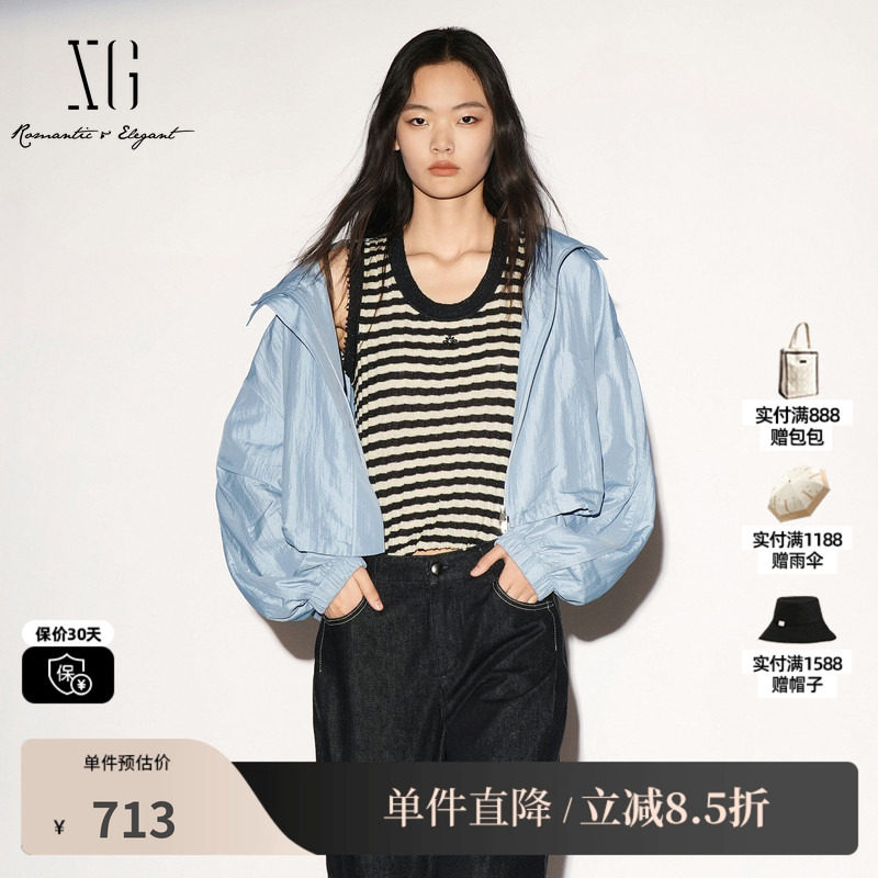 XG/雪歌 XL307007A220浅蓝色大翻领长袖短外套宽松休闲运动风女装