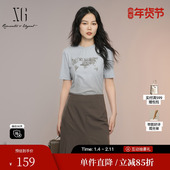 雪歌XK301001A120浅蓝色短袖 T恤2025秋季 新款 字母印花上衣女装