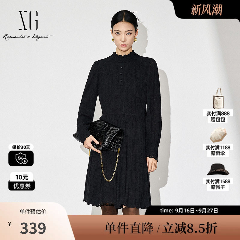XG/雪歌XJ404018A490黑色长袖连衣裙时尚冬季新款蕾丝镂空A字裙女
