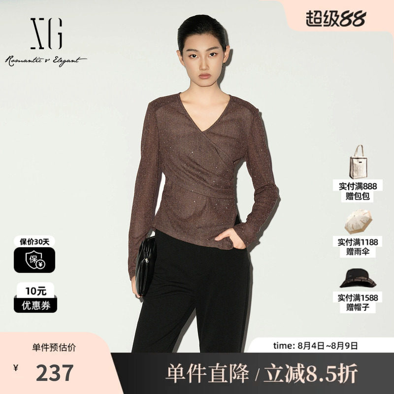 XG/雪歌XL101012A409 咖色细闪长袖T恤V领修身淑女打底短款上衣女