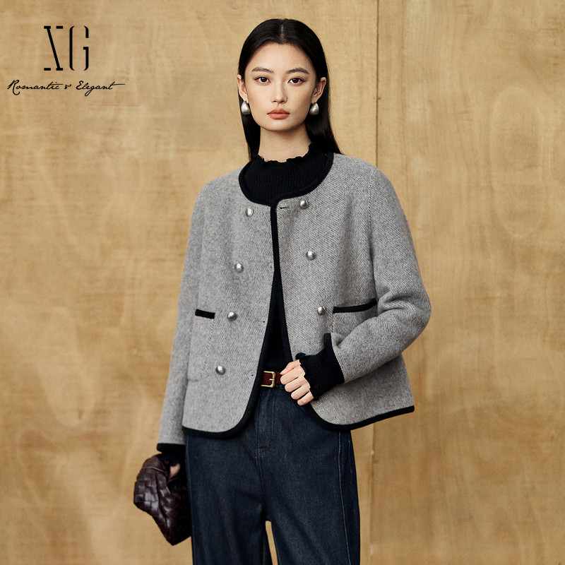 XG/雪歌 XK410016A182灰色羊毛混纺撞色圆领毛呢外套小香短大衣女