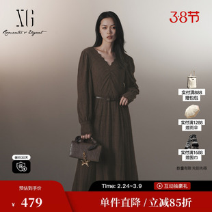 XG/雪歌XJ404014A572深咖色连衣裙时尚冬季新款蕾丝镂空中长裙女