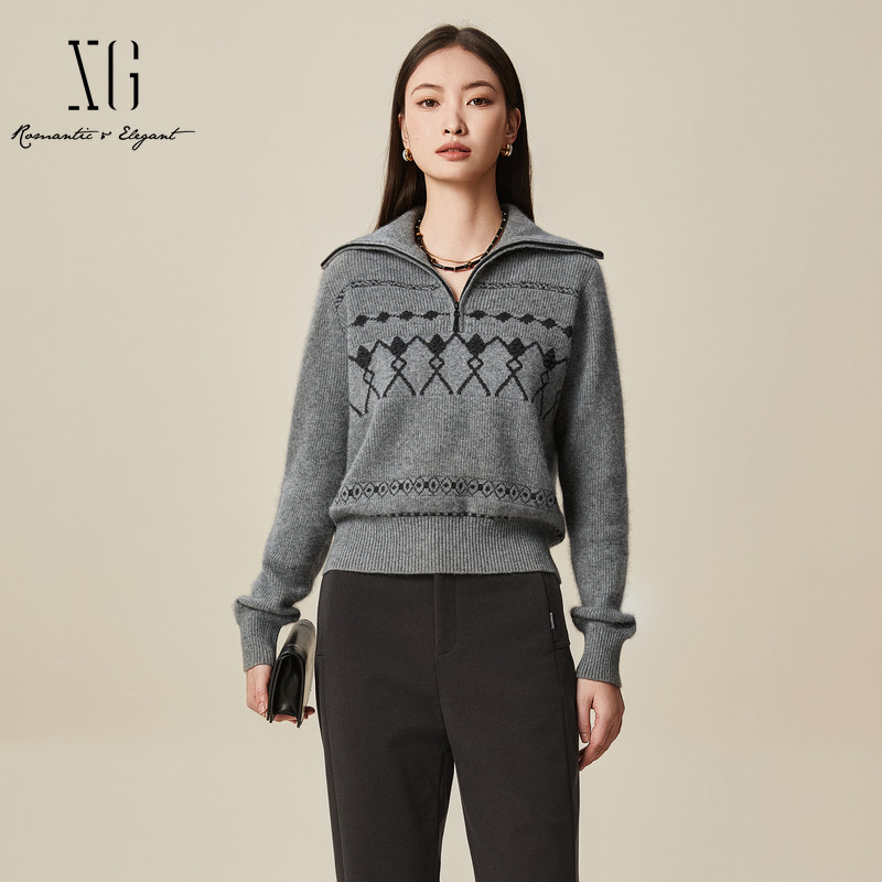XG/雪歌 XL411052B981灰色羊毛混纺费尔岛高领加厚针织衫毛衣女装