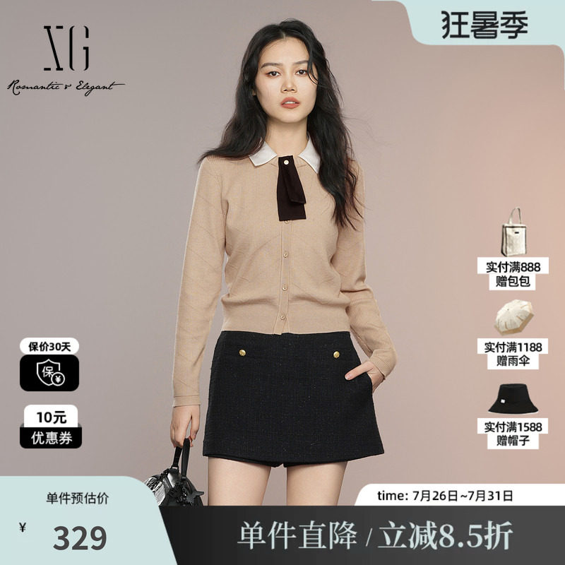 XG/雪歌XK311020A373 卡其色圆领长袖针织衫学院风配领带假领女装