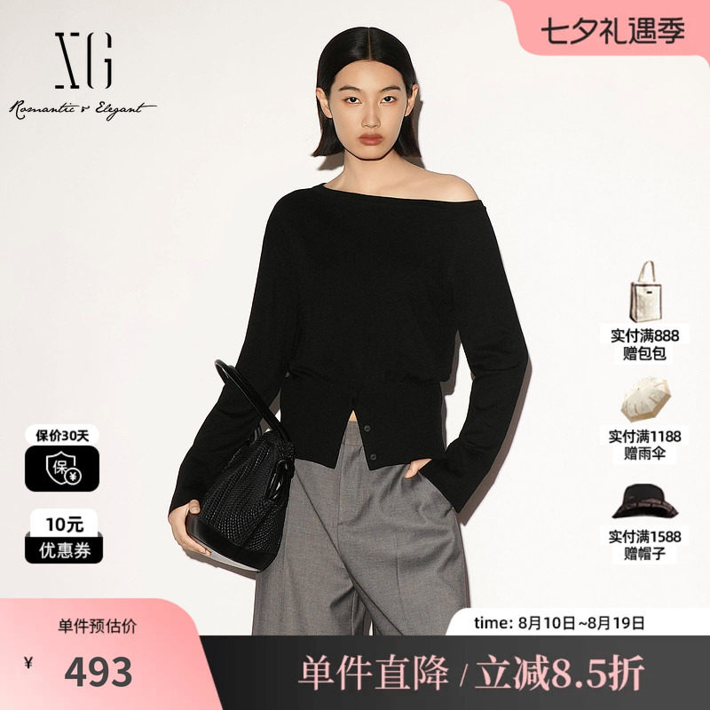 XG/雪歌 XL311001A390黑色斜领收腰开叉长袖针织衫简约慵懒毛衣女