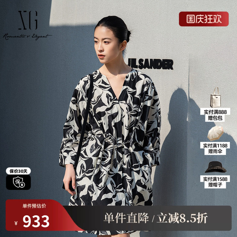 XG/雪歌XL204012B293 黑白花版棉感V领短袖连衣裙高腰A字伞裙女装