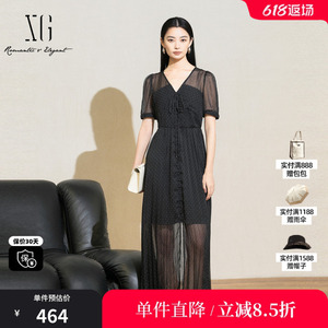 XG/雪歌XK204029A190黑色V领连衣裙2025夏季新款 波点收腰中长裙