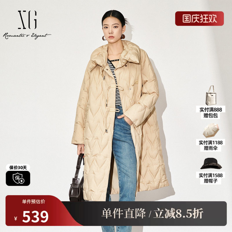 XG雪歌XK406502A809卡其色羽绒服时尚冬季新款长款保暖翻领外套女