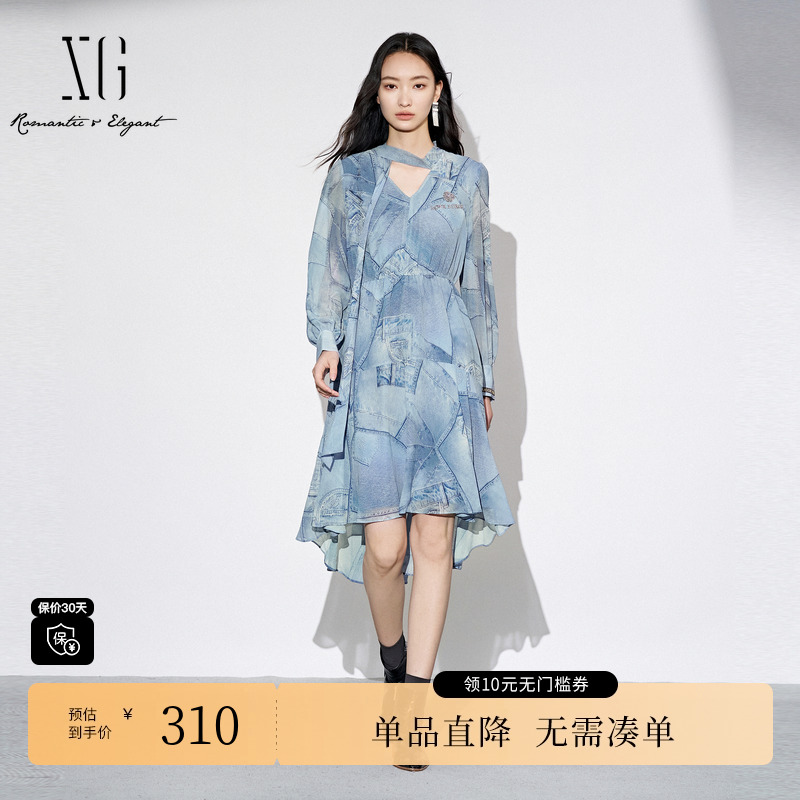 XG雪歌XJ304010B397印花高腰长袖连衣裙时尚秋季新款不规则长裙女