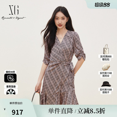 XG/雪歌XK204108B993 花版桑蚕丝V领中袖连衣裙收腰绑带A字中裙女
