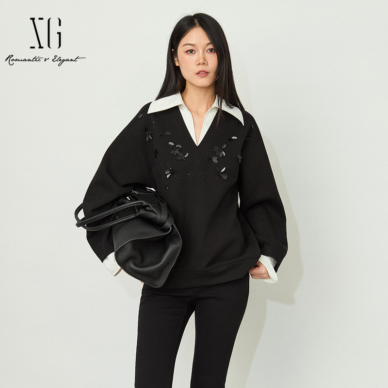 XG/雪歌 XL401007B190黑色棉感钉珠可拆卸假两件长袖休闲卫衣女装
