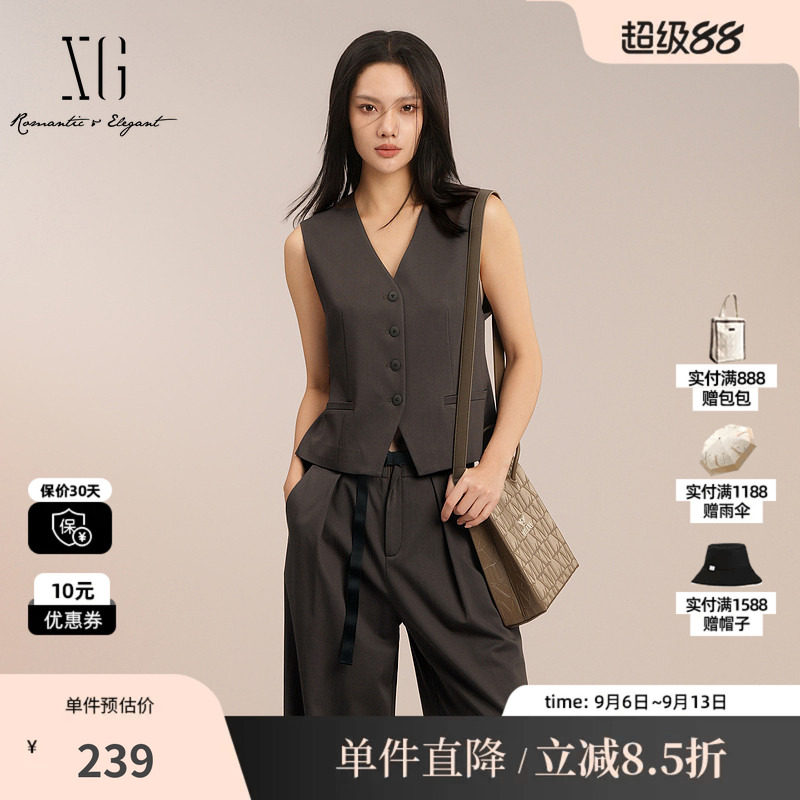 XG/雪歌XK224001A174棕灰色无袖西装马甲收腰V领背心短款马夹女装