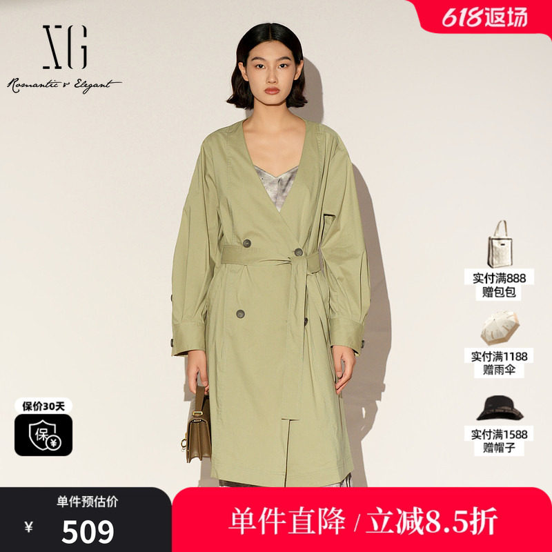 XG/雪歌XL108010A485棉感无领双排扣风衣灰绿V领腰带中长外套女装
