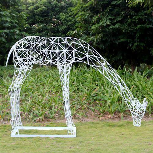 户外草坪大象不锈钢镂空长颈鹿雕塑钢丝线条网格鹿摆件售楼部定制