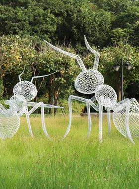 户外不锈钢镂空梅花鹿雕塑园林景观小区草坪铁艺蝴蝶发光落地摆件