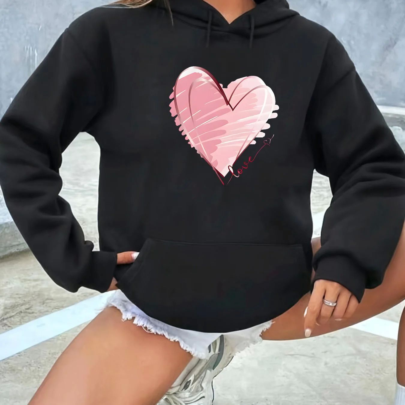 Heart print hooded long sleeved sweatshirt心形印花连帽卫衣女