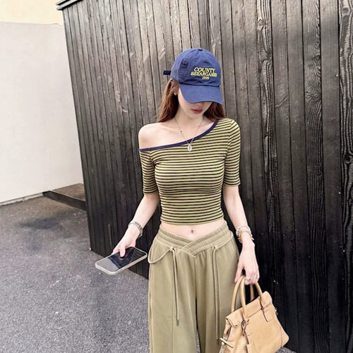 设计感斜肩露肩条纹显瘦T恤女