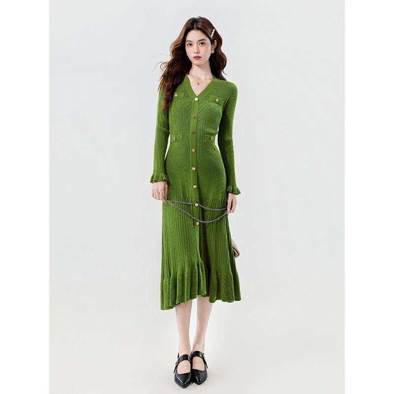 JOYIASS高级感弹力针织v领长袖连衣裙女秋冬优雅精致收腰内搭毛衣