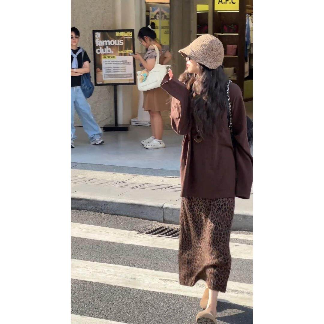 JOYIASS长袖咖色上衣豹纹半身裙两件套女秋冬韩系慵懒松弛感宽松T