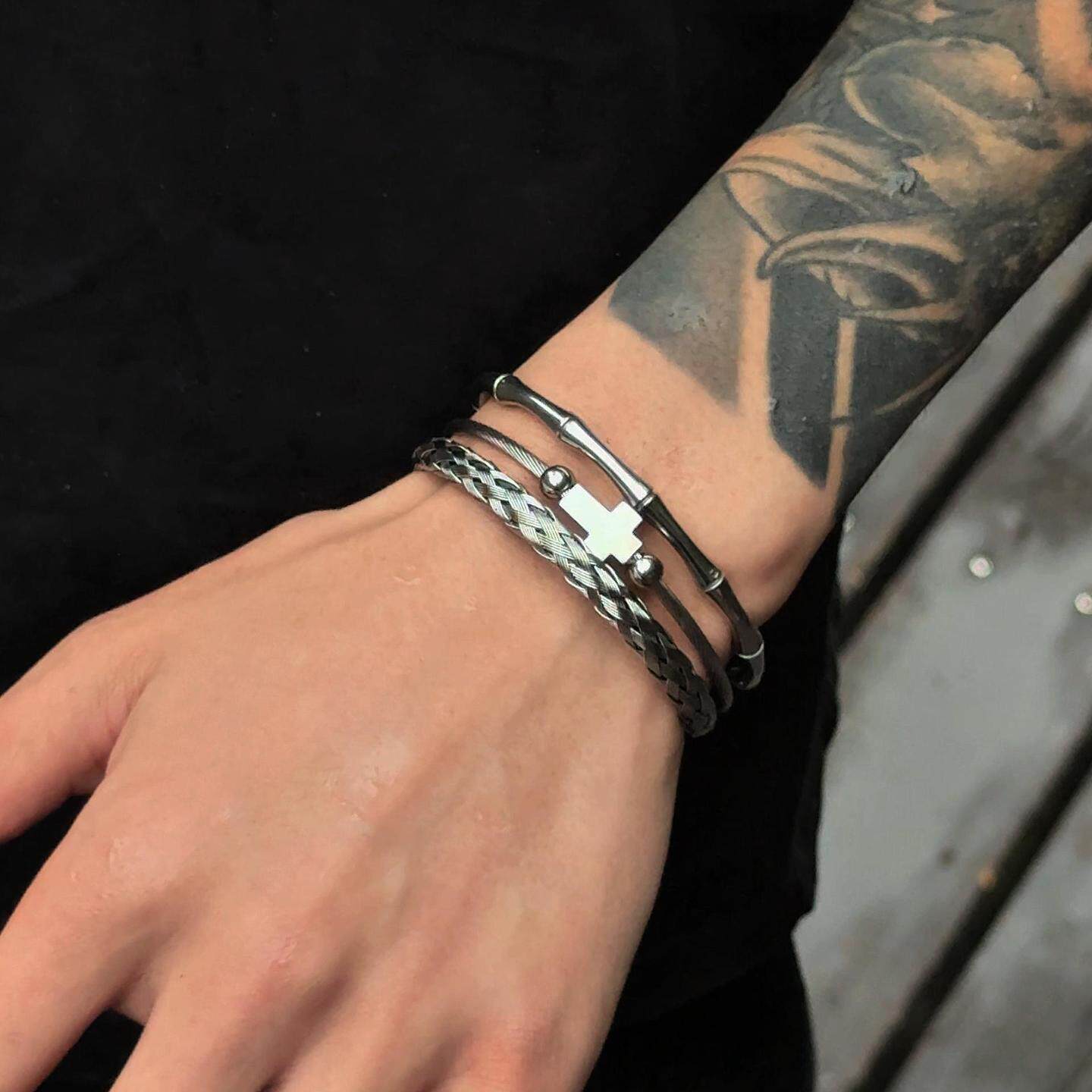 宣宁小众设计叠戴钛钢手环男女潮流手链情侣手镯开口时尚配饰ins