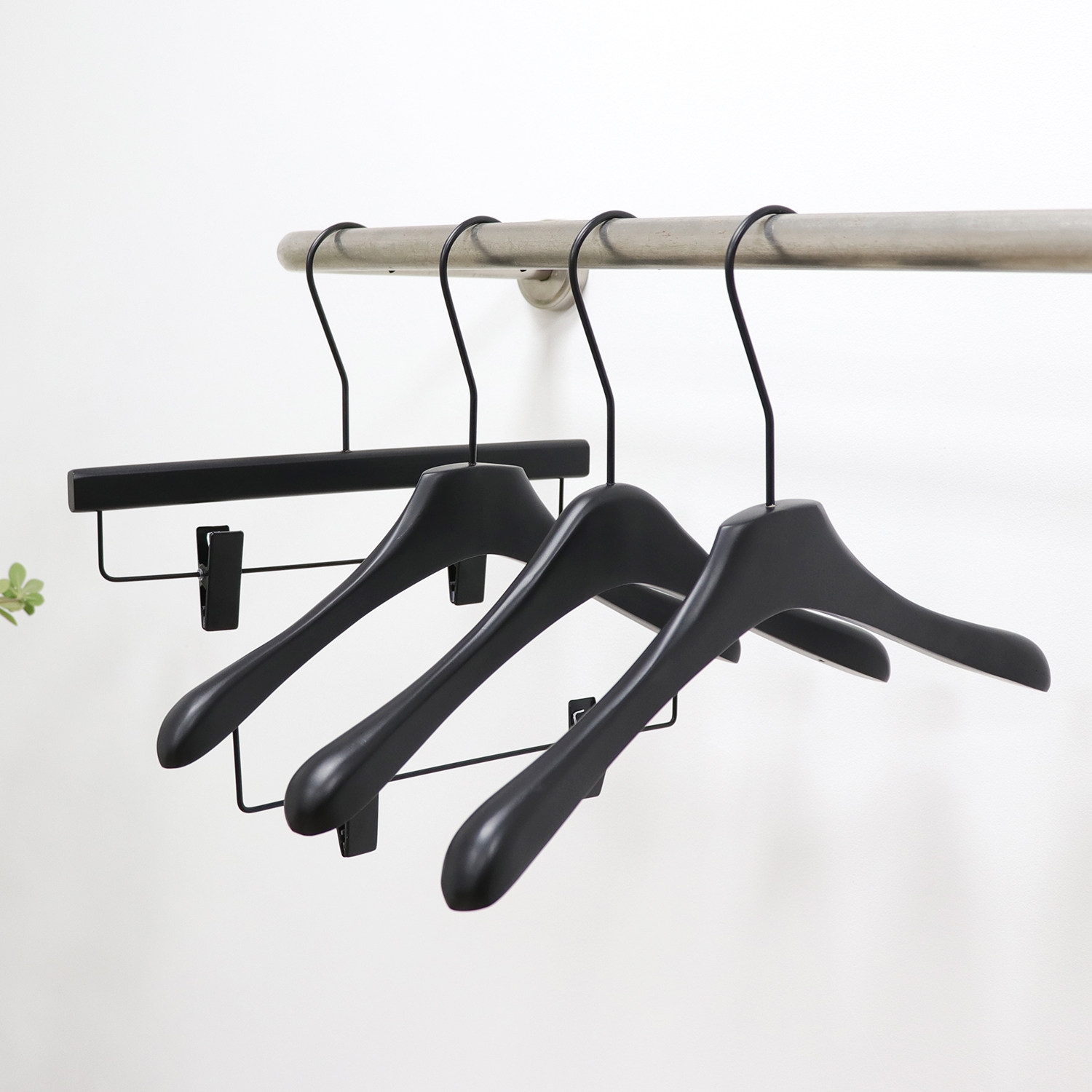 服装店专用实木防滑黑色衣架定制