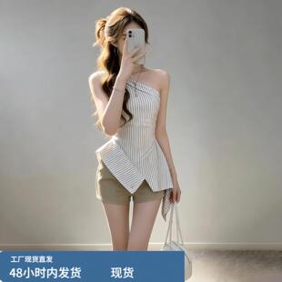 韩系chic别致斜肩白色衬衫女款2026新款辣妹无袖条纹上衣夏季穿搭