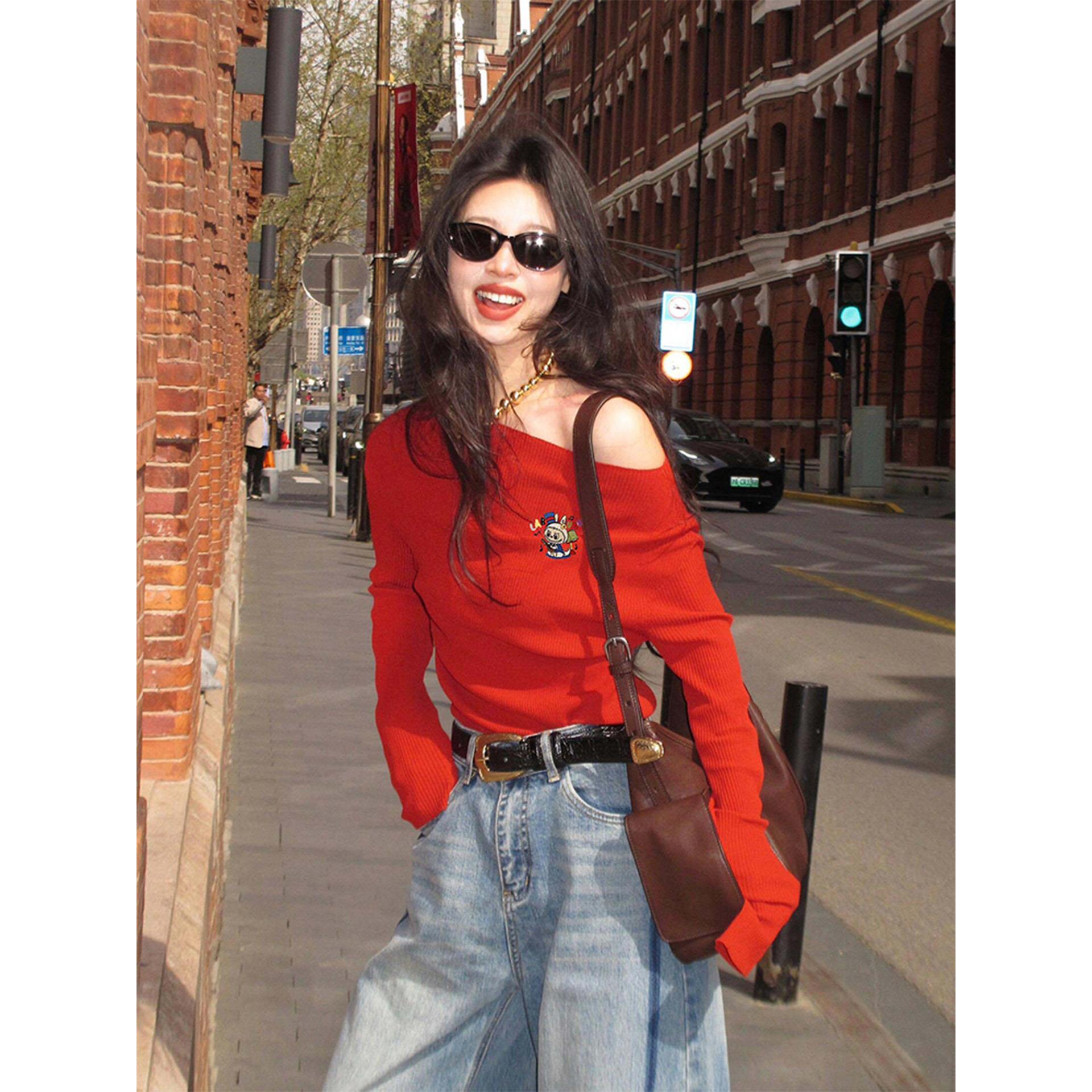 JOYIASS2025新款独特单穿上衣女装春秋小众不撞款韩系斜肩领红色t