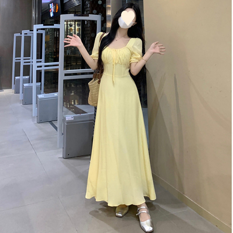 大码高级感甜美泡泡袖连衣裙女夏季胖mm黄色高腰气质收腰度假裙