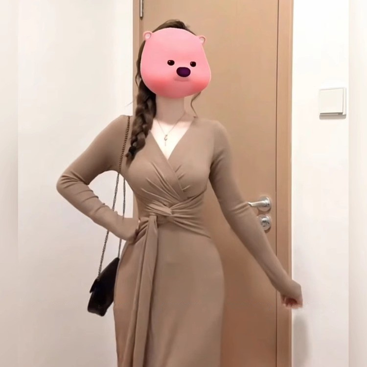 法式V领扭结气质显瘦连衣裙