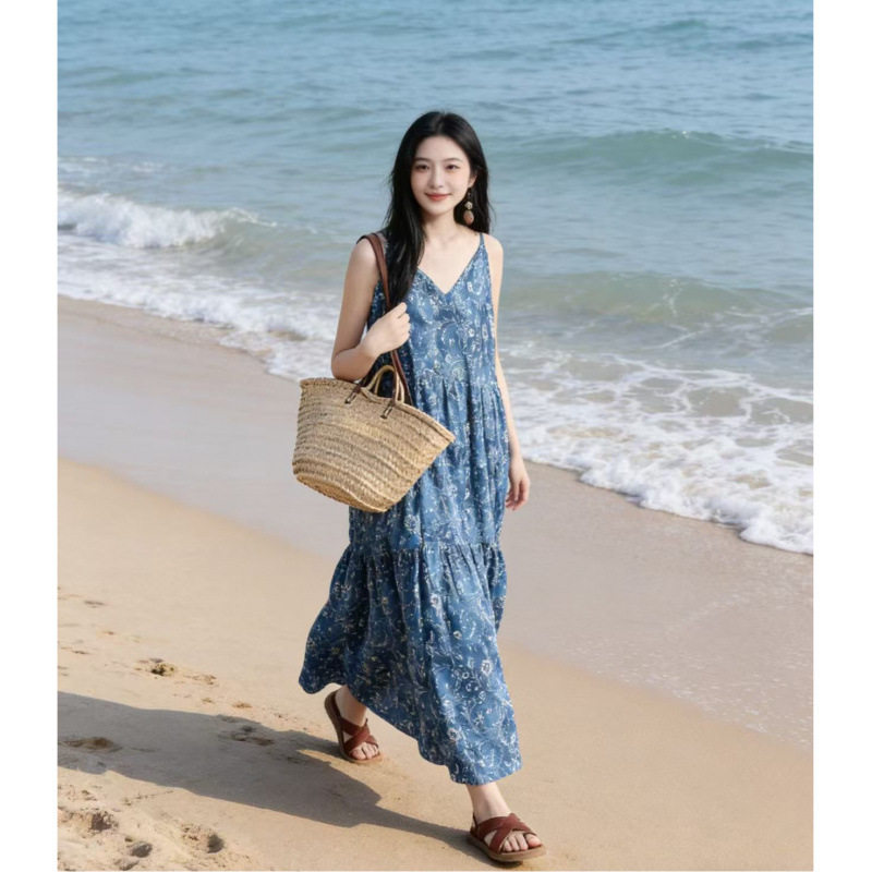 夏季深蓝碎花吊带加长连衣裙