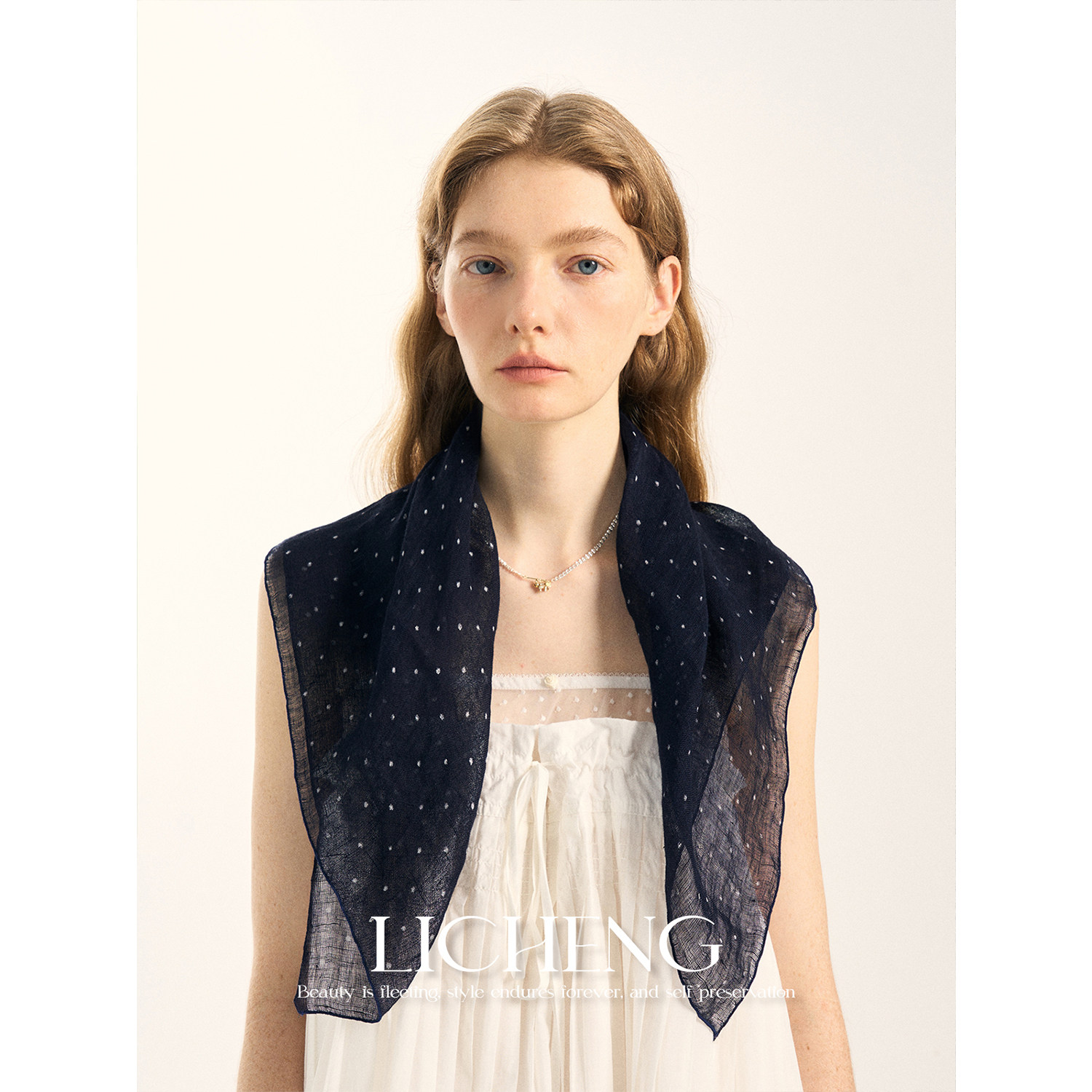 礼诚 100%亚麻丝巾洋气百搭蓝色波点方巾女透气柔软围巾披肩遮阳