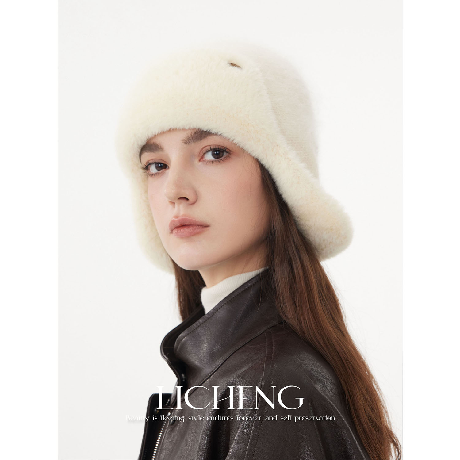 两戴设计绵密柔软兔毛雷锋帽女