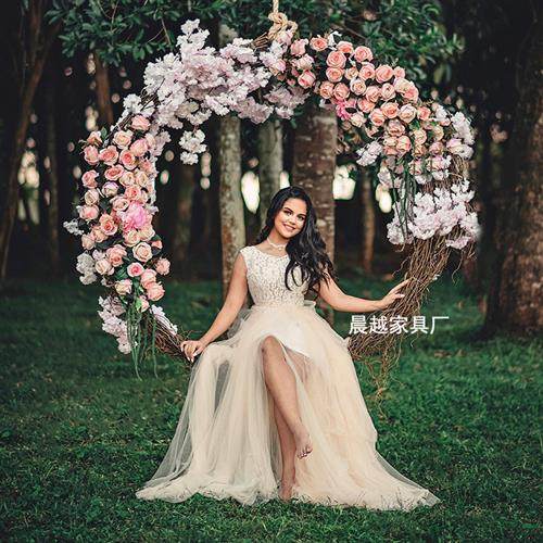 巴厘岛网红鸟巢秋千景区婚纱拍摄道具创意悬挂圆形床户外民宿鸟巢