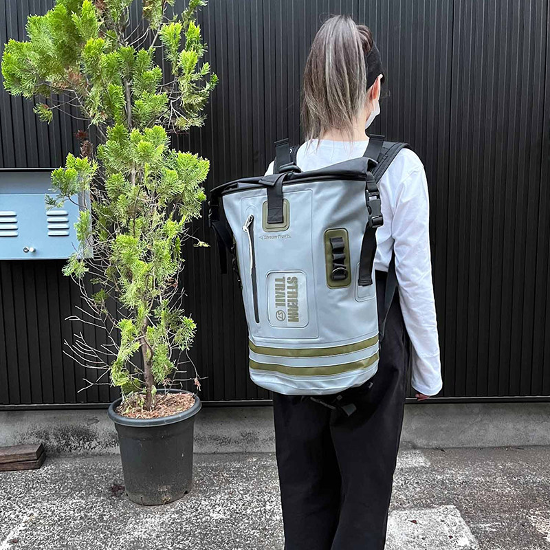 日本StreamTrail限量版条纹防水双肩包户外潜水背包健身包游泳包