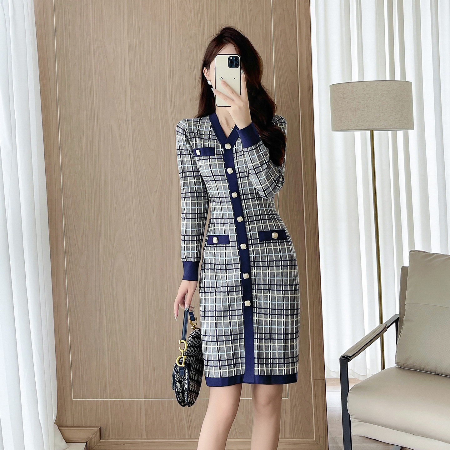 小香风针织连衣裙女秋冬季新款长袖撞色条纹中长款性感包臀毛衣裙