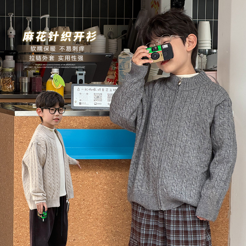 艾摩贝贝儿童绵羊绒麻花针织衫