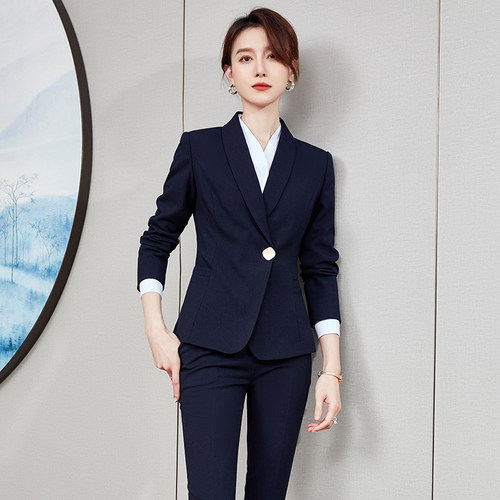 版型修身，时尚气质，通勤干练